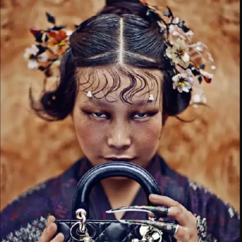 (尊龙最帅图片)探寻尊龙最帅的十张照片，揭秘他魅力无限的镜头魔法